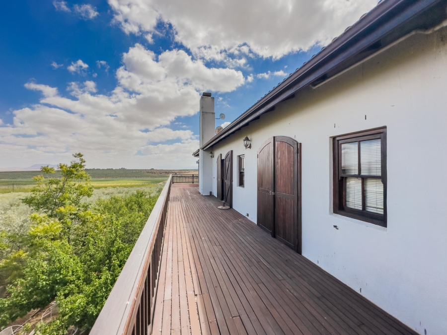 7 Bedroom Property for Sale in Windmeul Western Cape